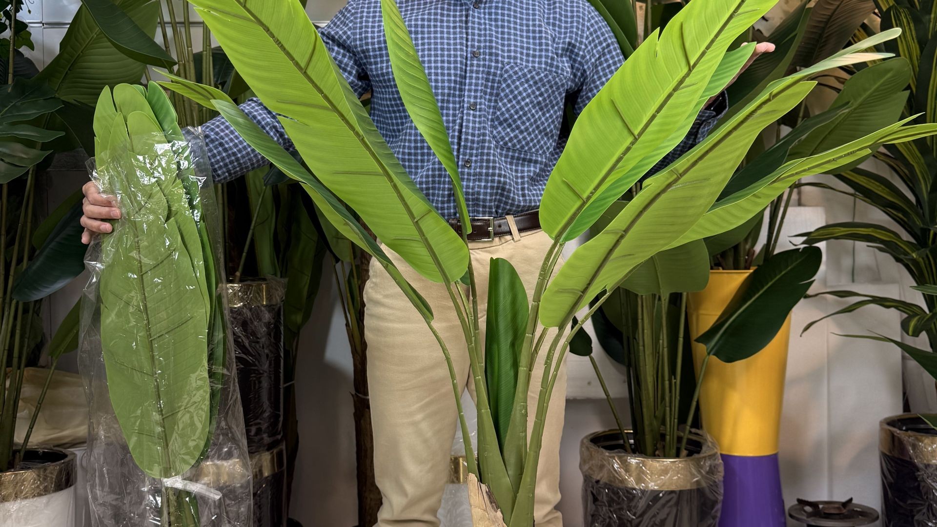 ⁣درختچه مصنوعی موز مدل 10 برگ ارتفاع 120 سانت